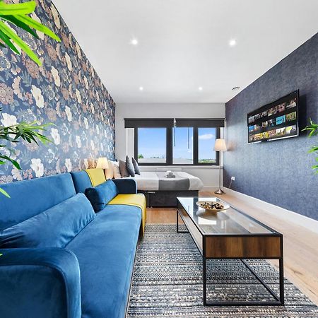 Modern One Bedroom Flat - Sleeps 5 -Near Heathrow - London Ub3 Eksteriør bilde