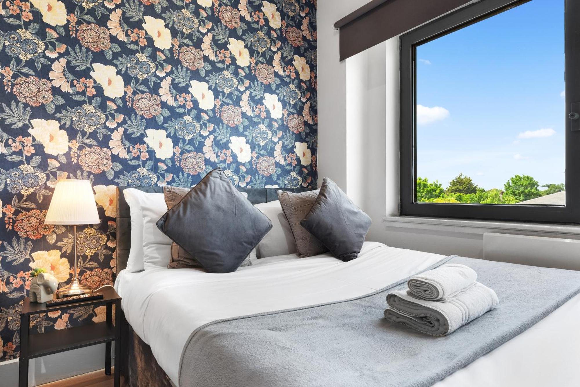 Modern One Bedroom Flat - Sleeps 5 -Near Heathrow - London Ub3 Eksteriør bilde
